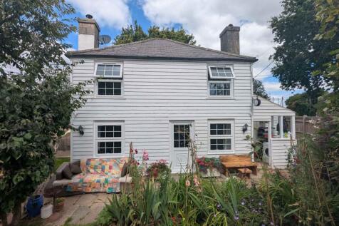 Hooe Road, Ninfield, TN33 3 bed detached house for sale