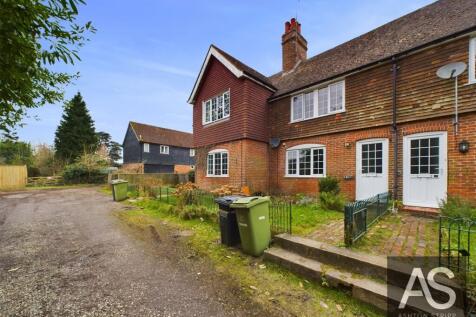 Horns Corner, Catsfield, TN33 3 bed terraced house for sale