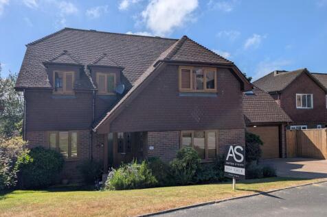 5 bedroom detached house for sale