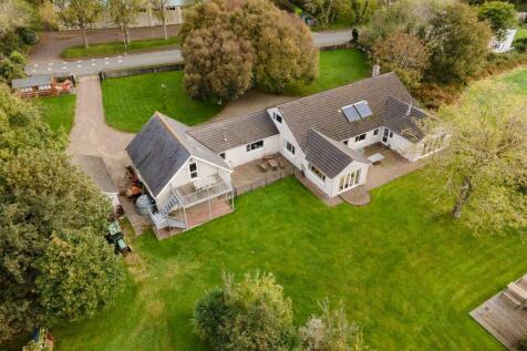 7 bedroom detached house for sale