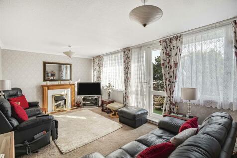 Cressingham Grove, Sutton 3 bed maisonette for sale