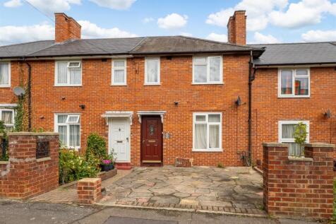 Waltham Road, Carshalton 3 bed terraced house for sale