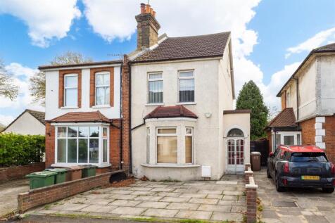 4 bedroom semi-detached house for sale