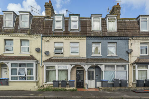 5 bedroom terraced house for sale