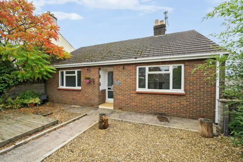 2 bedroom detached bungalow for sale