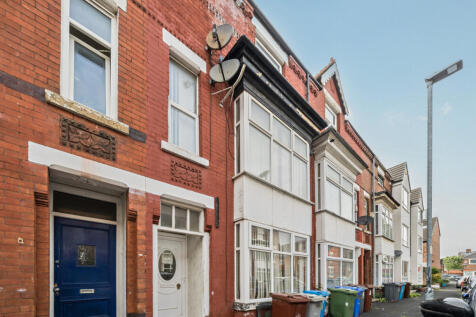 5 bedroom terraced house for sale