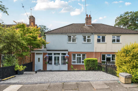 2 bedroom semi-detached house for sale