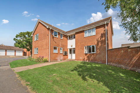 Studio flat for sale