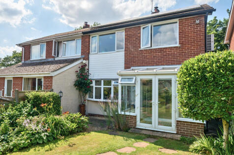 3 bedroom semi-detached house for sale