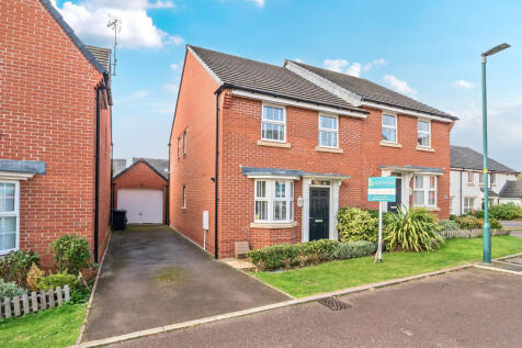 3 bedroom semi-detached house for sale