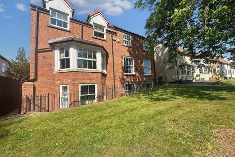 Lavender Cottage, 3B, The Green... 4 bed semi