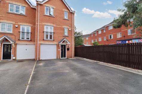 5 bedroom semi-detached house for sale