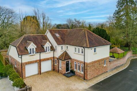 6 bedroom detached house for sale