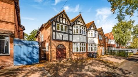 4 bedroom semi-detached house for sale