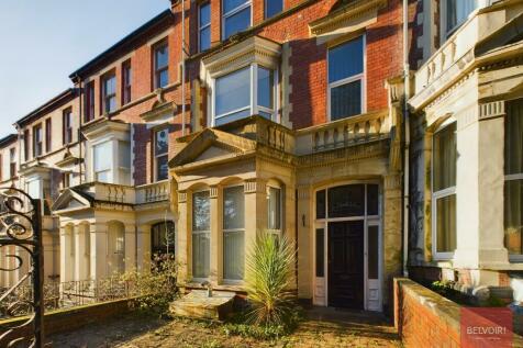 10 bedroom terraced house for sale