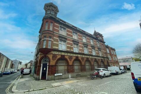 14 bedroom terraced house for sale