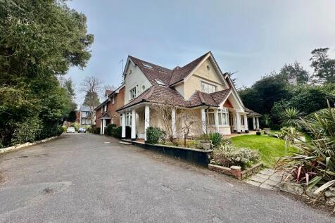Forest Road, Poole, Dorset, BH13 2 bed apartment for sale
