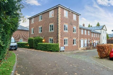 Malmesbury Gardens, Winchester, SO22 2 bed ground floor flat for sale