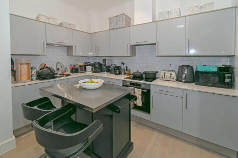 Silbury Boulevard, Milton Keynes, MK9 1 bed apartment for sale