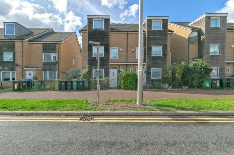 Newport Road, Broughton, MK10 4 bed semi
