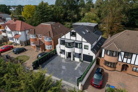 Bathurst Walk, Iver, SL0 7 bed house for sale