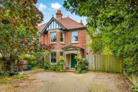 5 bedroom semi-detached house for sale