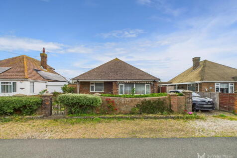 Eastbourne Avenue, Pevensey BN24 2 bed detached bungalow for sale