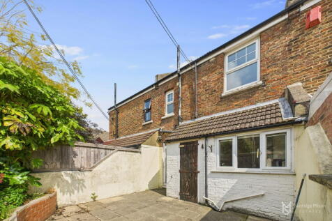 Oxford Road, Eastbourne BN22 2 bed terraced house for sale