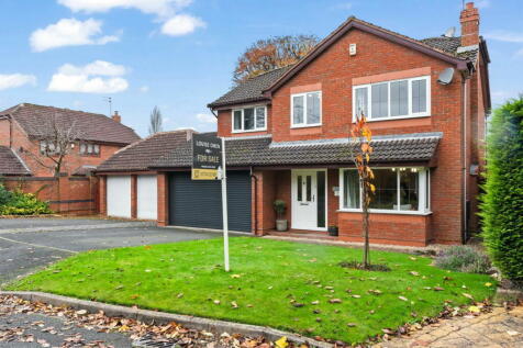 4 bedroom detached house for sale