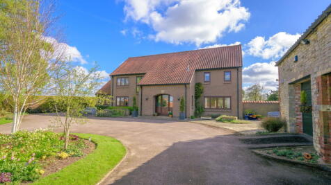 6 bedroom detached house for sale