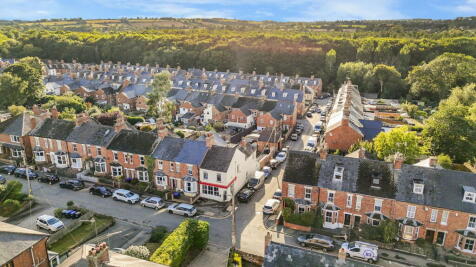 3 bedroom end of terrace house for sale