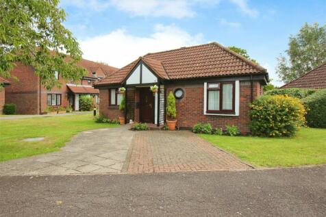 1 bedroom detached bungalow for sale