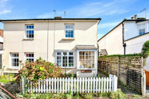 2 bedroom semi-detached house for sale