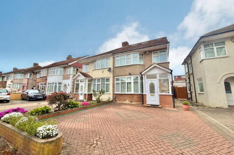 4 bedroom semi-detached house for sale