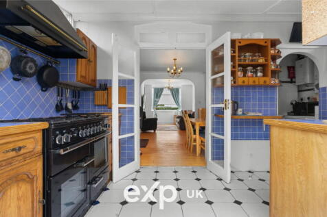 4 bedroom semi-detached house for sale