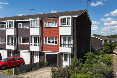 Trindehay, Basildon SS15 4 bed townhouse for sale