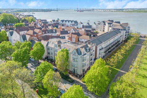 Ingress Park Avenue, Greenhithe DA9 3 bed penthouse for sale