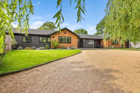 Ginns Road, Buntingford SG9 5 bed detached house for sale