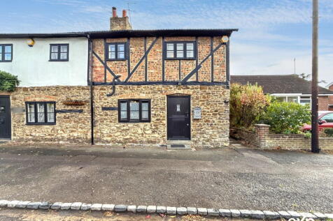 Station Road, Milton Keynes MK17 3 bed cottage for sale