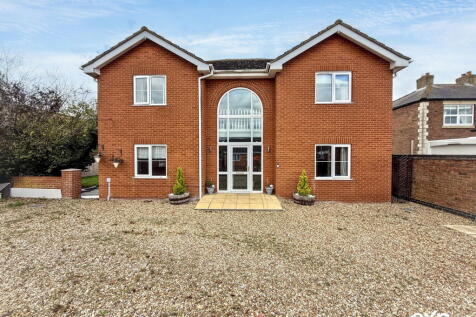 St. Marys Close, Skegness PE24 4 bed detached house for sale