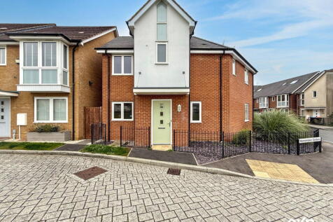 Wannamaker Gardens, Milton Keynes MK4 3 bed detached house for sale