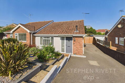 Tippett Avenue, Stowmarket IP14 2 bed semi