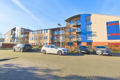 Pretoria Road, Chertsey KT16 1 bed flat for sale