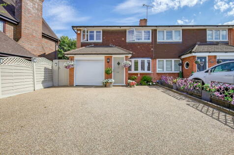 4 bedroom semi-detached house for sale