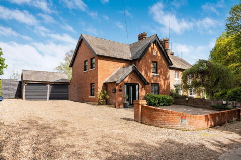 6 bedroom semi-detached house for sale