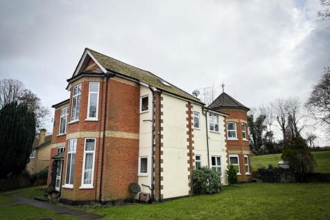 Guildford Road, Farnham GU10 1 bed flat for sale