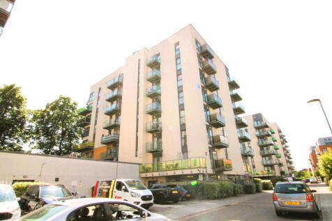 Academy Way, Dagenham RM8 1 bed flat for sale