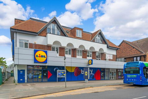 Victoria Road, Horley RH6 2 bed apartment for sale