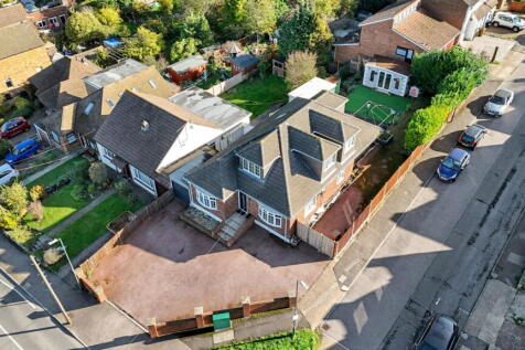 Snodhurst Avenue, Chatham ME5 6 bed detached house for sale