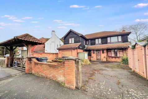 Hunters Forstal Road, Herne Bay CT6 6 bed detached house for sale